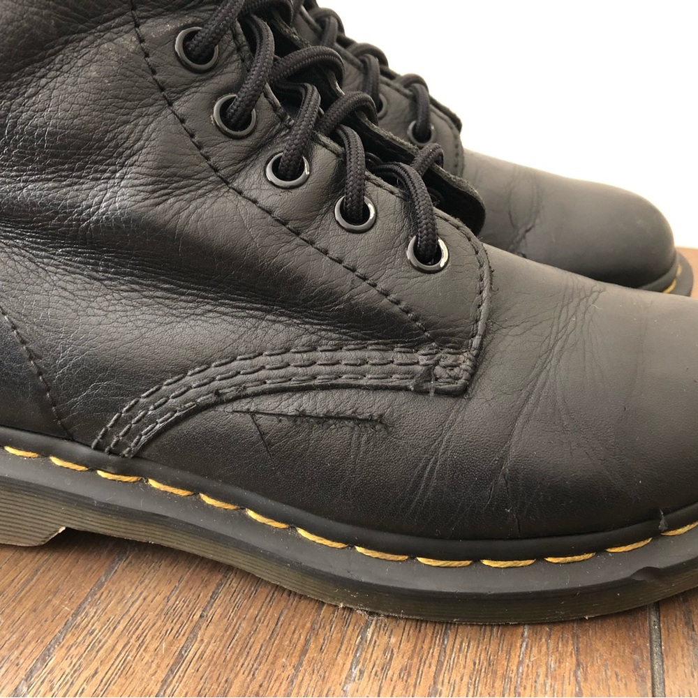 Womens Dr. Martens Boots size 7 - Picture 10 of 12